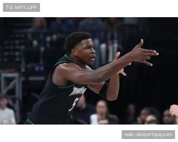 康利挡拆为爱德华兹制造空位提升三分威胁