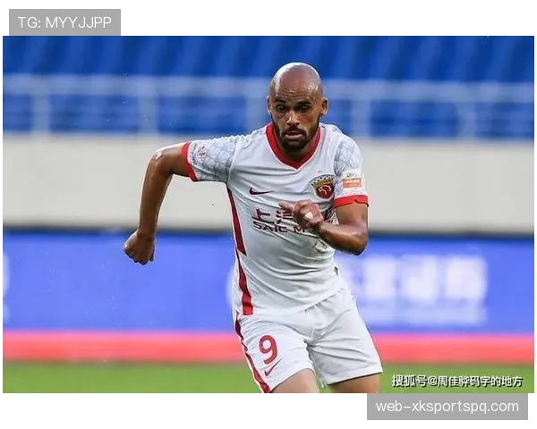 保利尼奥本赛季高位逼抢撕开防线展现角色变化压制对手助攻提升