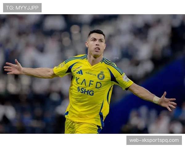 C罗连续强强对话主导进攻，跑位撕开防线效率碾压年轻前锋